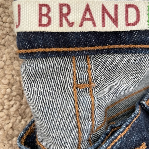J Brand crop jeans - Picture 3 of 4